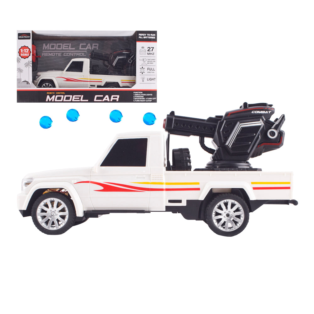 شاحنة صغيرة مع صواريخ يتم التحكم فيها عن بعد