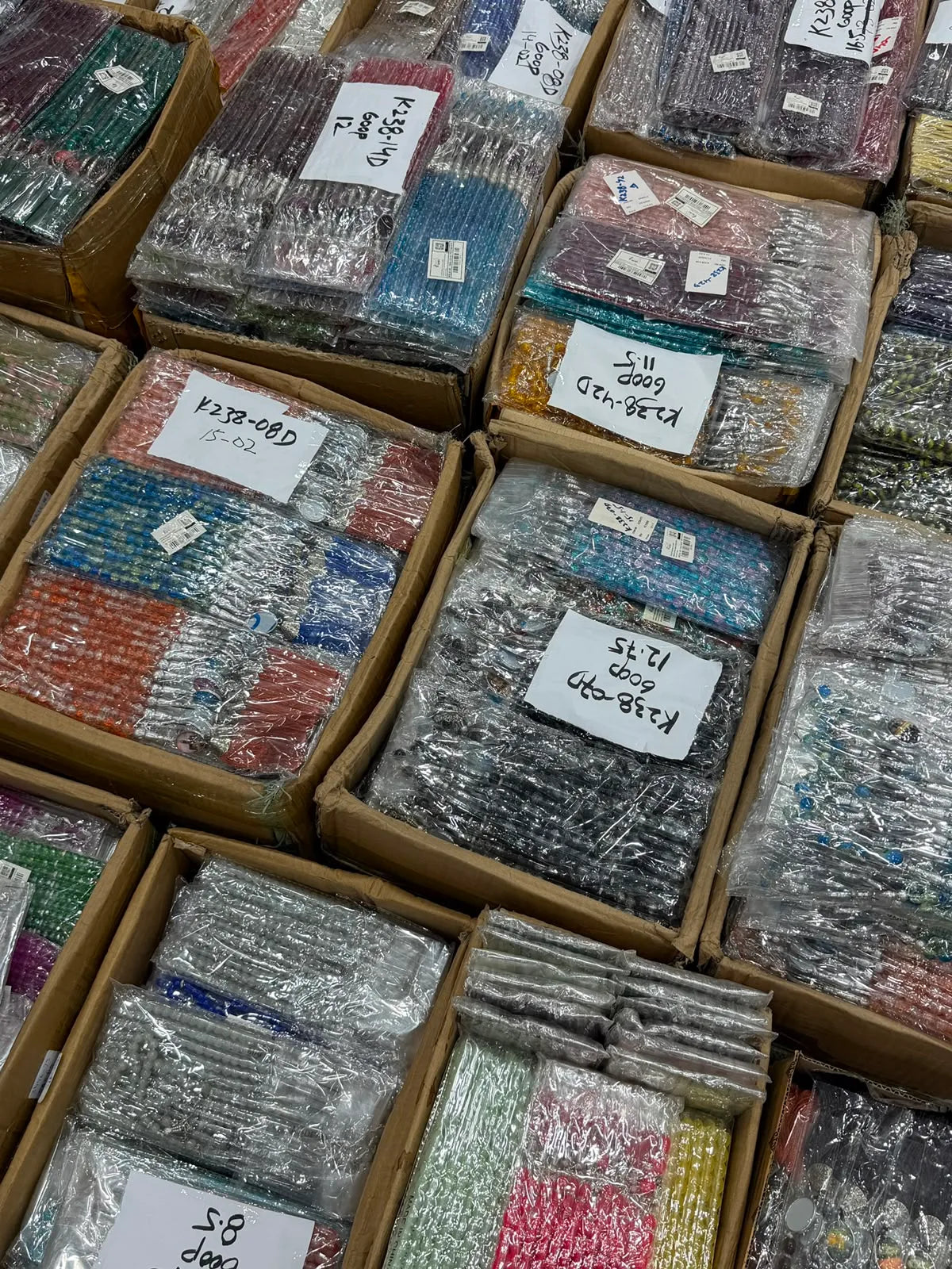 كراتين ألعاب صغيرة بالجملة جاهزة للتجار